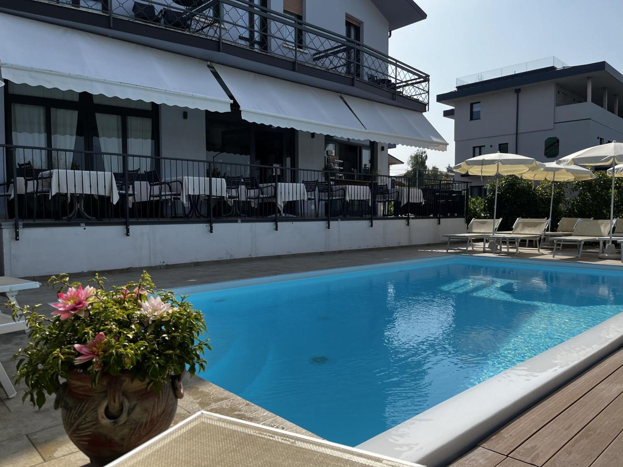 Hotel Renata Lazise Exterior photo